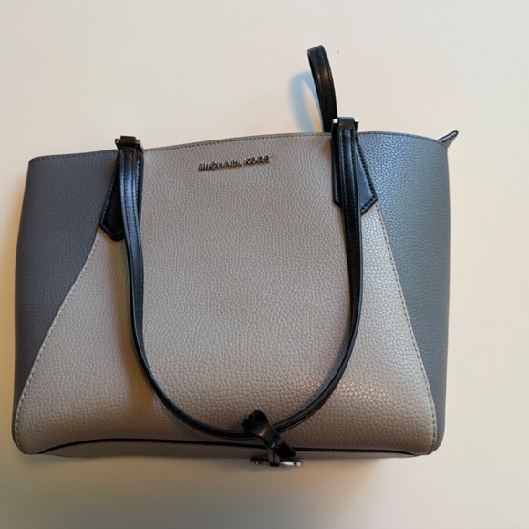 Two Toned Grey MK Bag - Picture 2 of 4